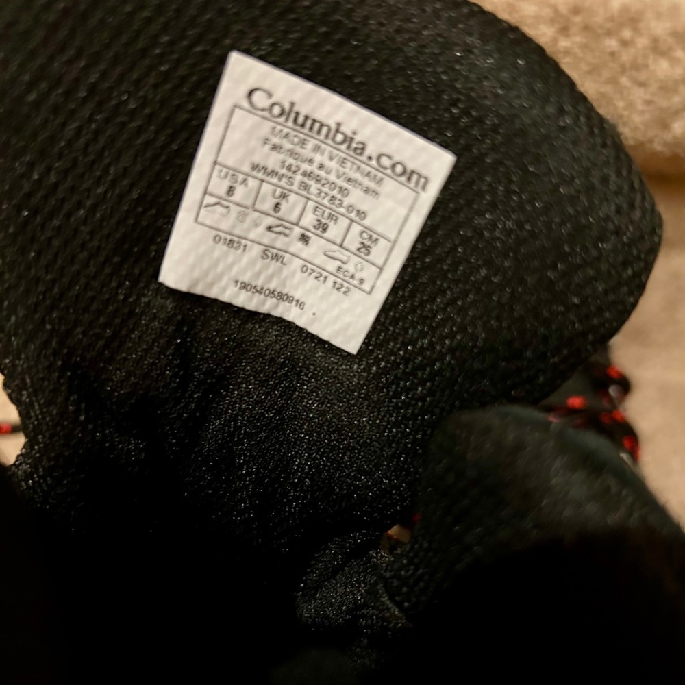 Columbia Black Hiking Boots with Red Accents, regular width, NEW, unworn - Picture 7 of 7